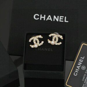 Excellent condition Chanel earrings